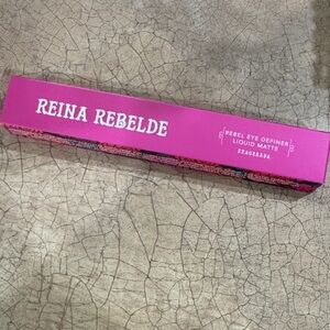 Reina Rebelde Rebel Eye Definer Liquid Matte Exagerada NEW